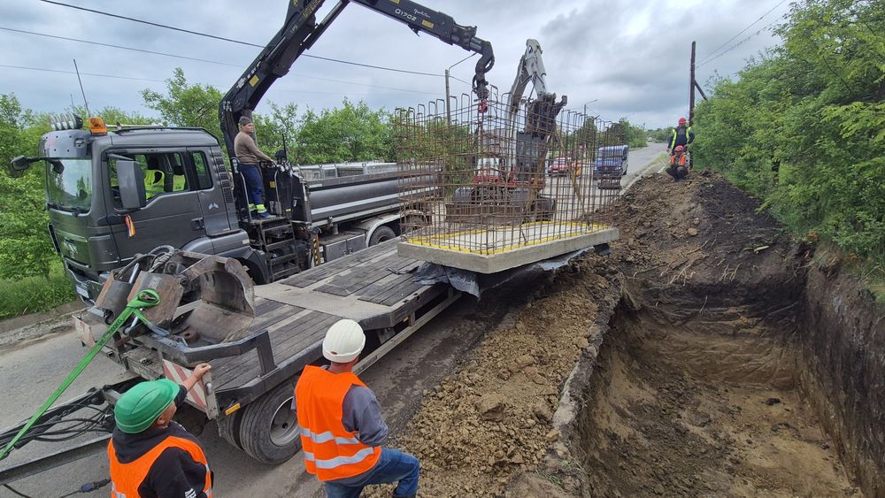 Inchirez  Automacara ,TRAILER 30 T , Bascula 6×6 ,Excavator roti