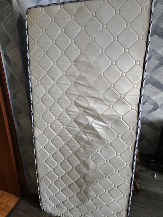 Продам матрас 90x200x20 см