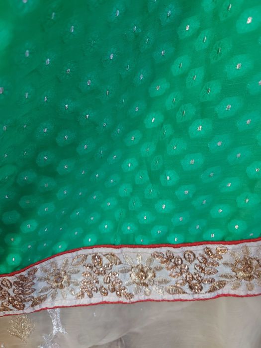 Sari indian brodat 5,30 m × 1,15 m