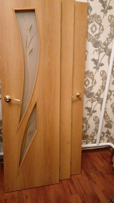 Межкомнатные двери продам.