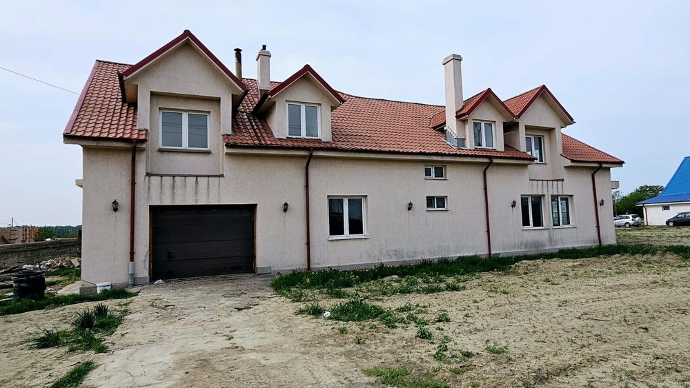 Casă superbă în Golești