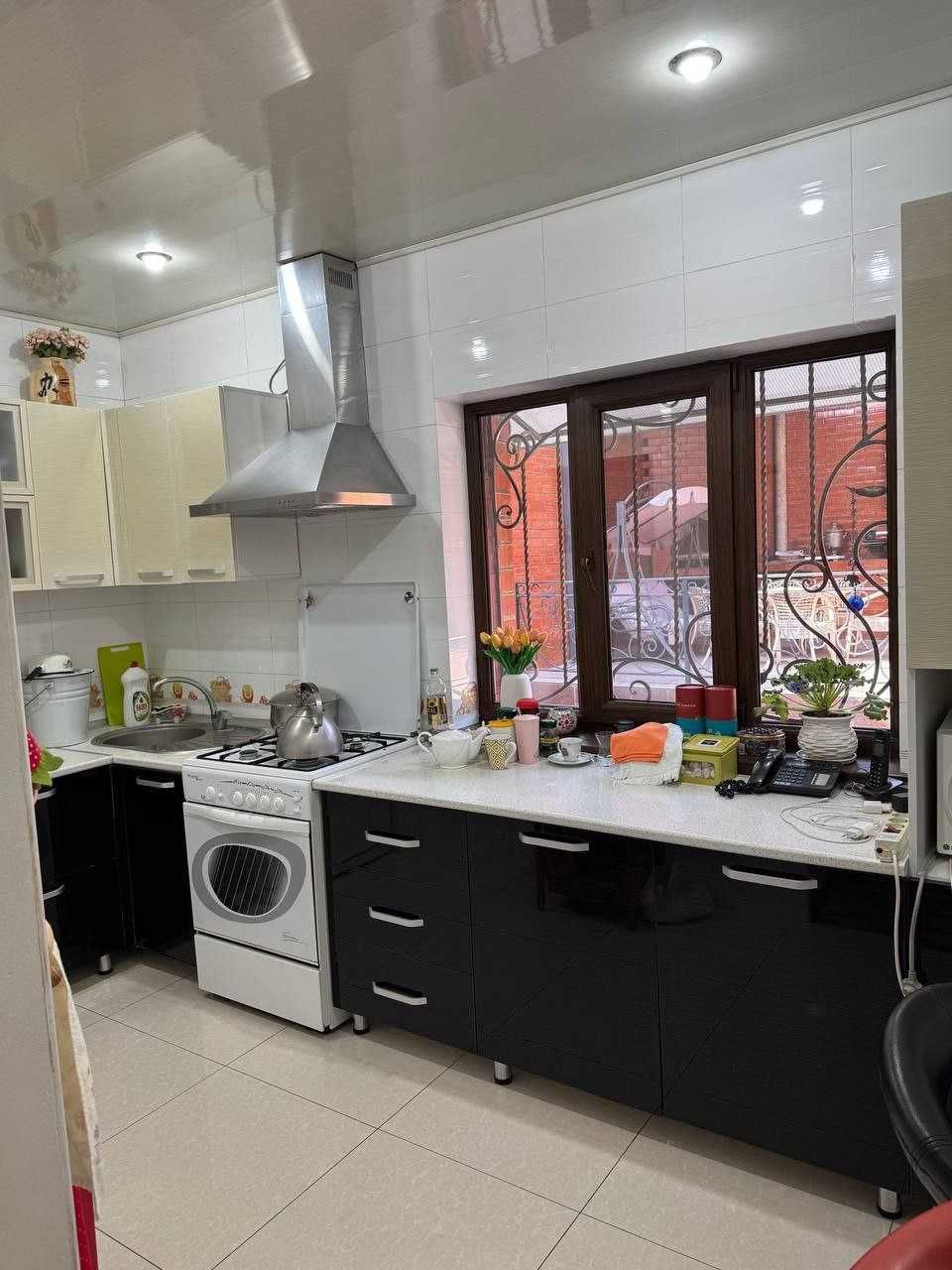 2,3 сотки. 2-этажный дом, 4 комнаты, 140 м². Метро Ташкент, Сарыкулька