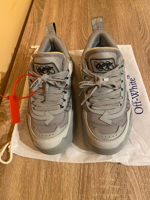 Off white odsy 1000 grey