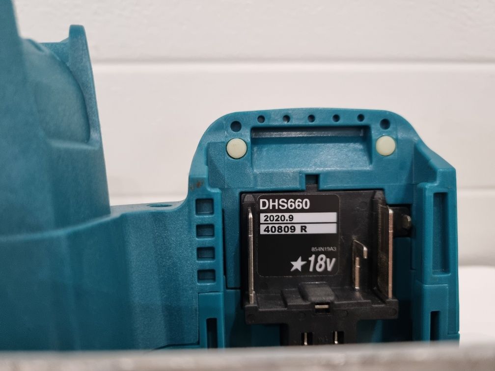 Акумулаторен ръчен циркуляр Makita DHS660