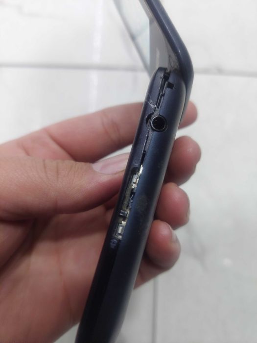 Samsung B311 ишлиди запчасгаям булади