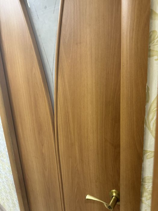 Продам двери 2000