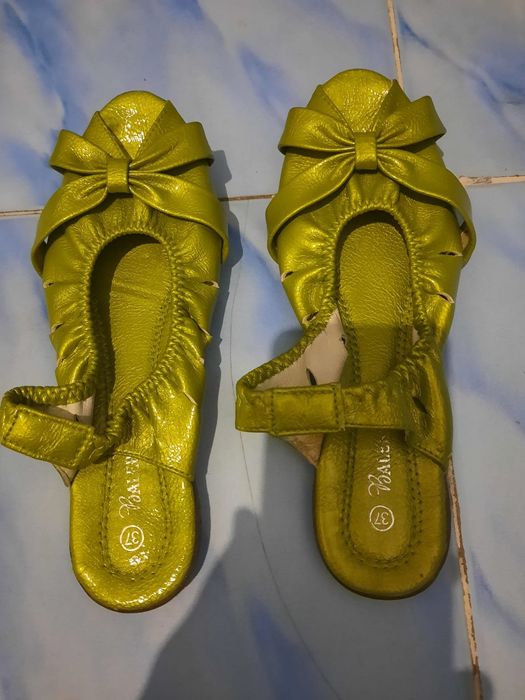 Босоножки новые 37 р