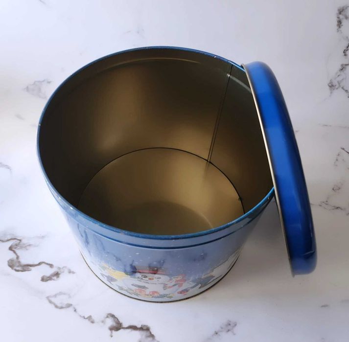 Коледни метални кутии