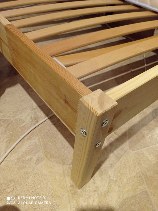 Единично легло с подматрачна рамка