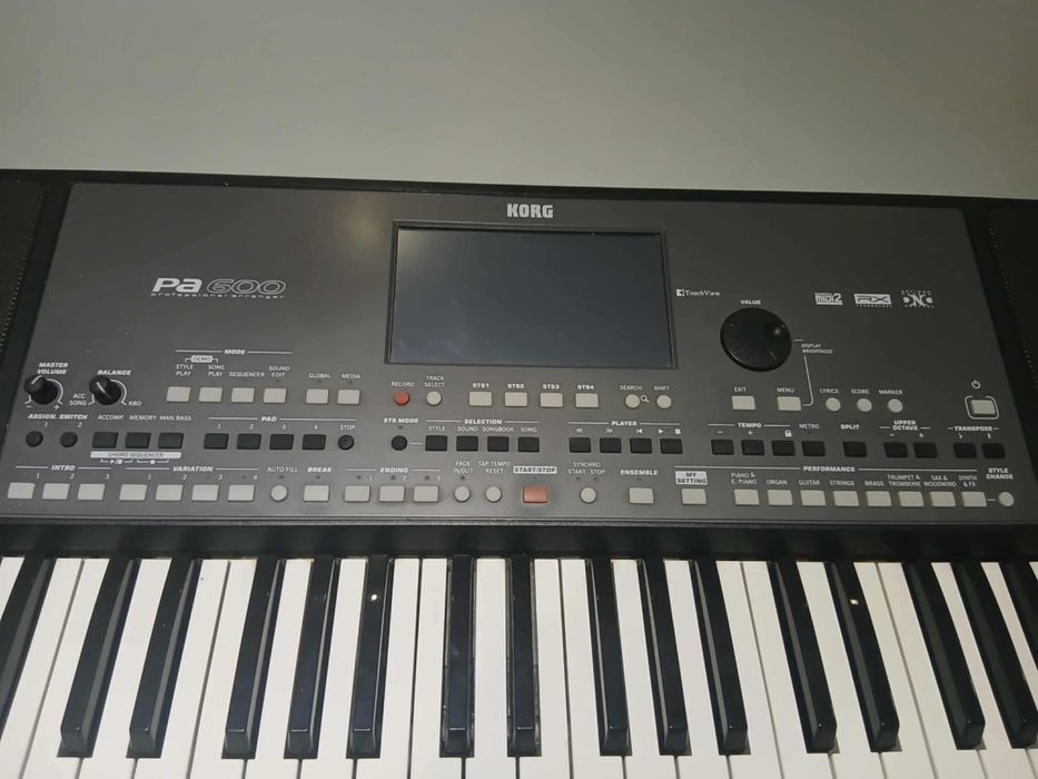 Orga KORG PA600 profesionala în stare perfecta