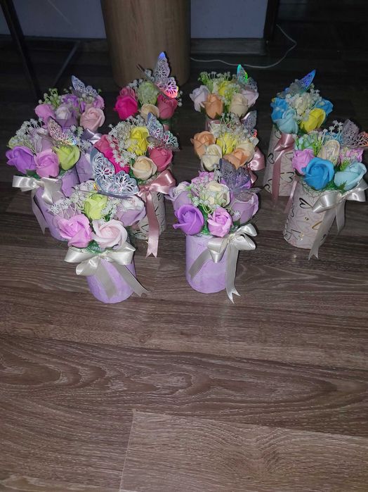 Кутии с по 7 броя ароматни, сапунени рози