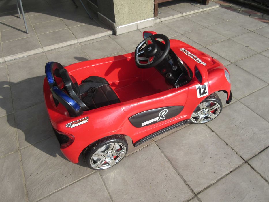 Mașină electrică pentru copii