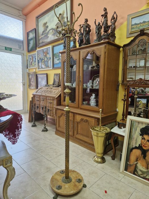 Страхотна антикварна френска закачалка бронз и мрамор