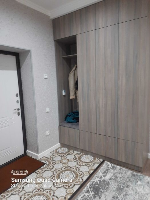 Сдается 3-х комнатная квартира со всеми удобствами.