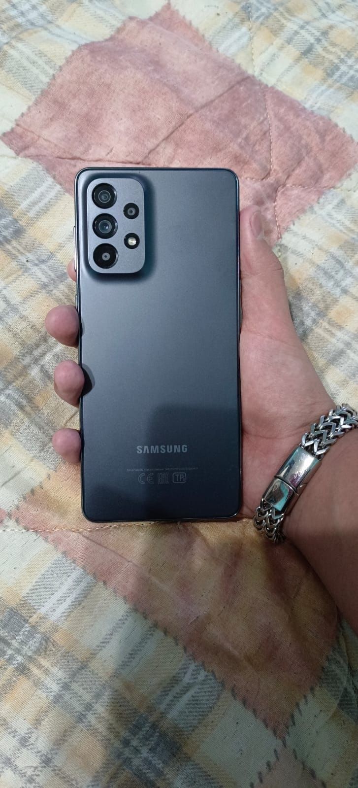 Продам Samsung A73 5G