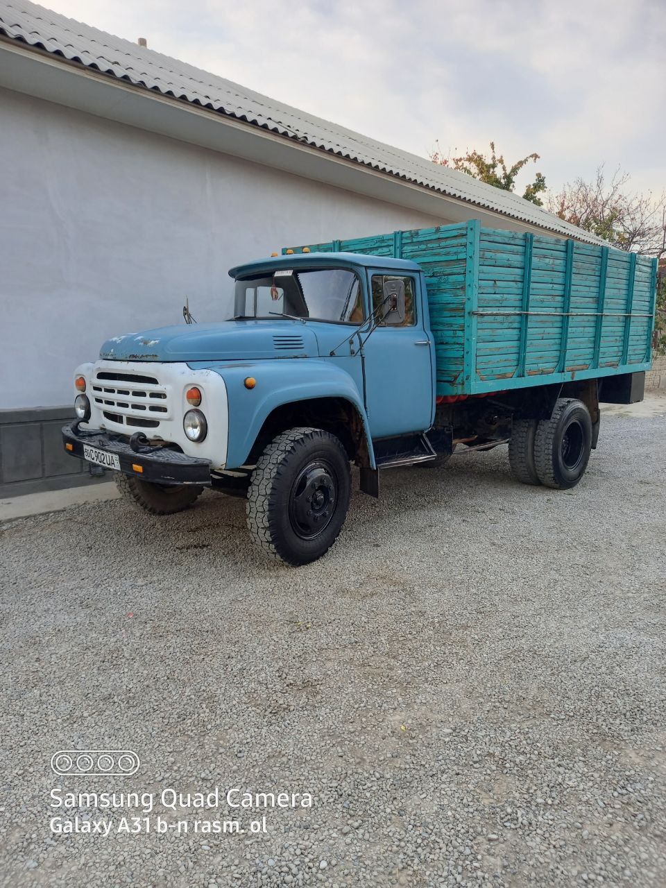 Zil130g sotiladi