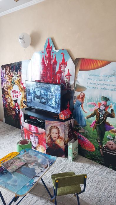 Фотозона в стиле Алиса в стране чудес