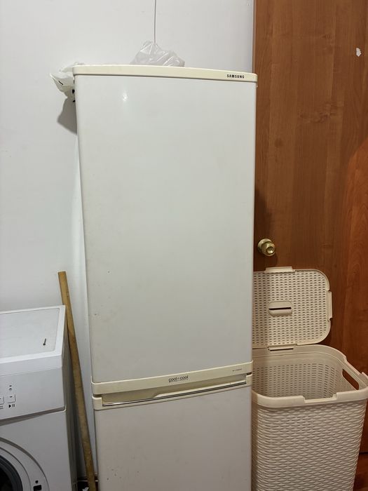 Продам холодильник самсунг