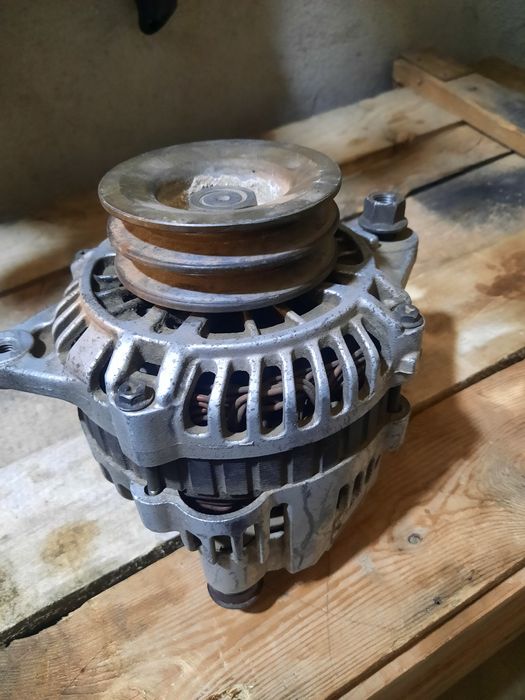 Генератор от митсубиси паджеро2. Делика булка