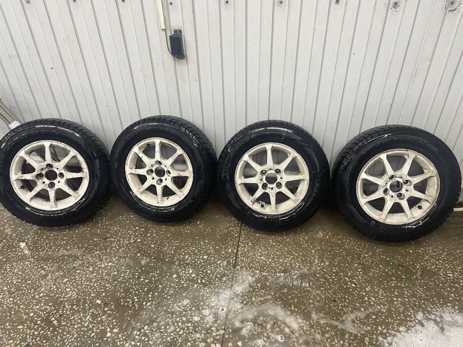 Продается комплект колес на ваз новые