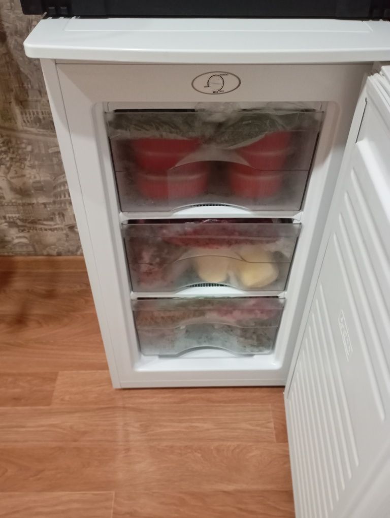 Продам морозильную камеру