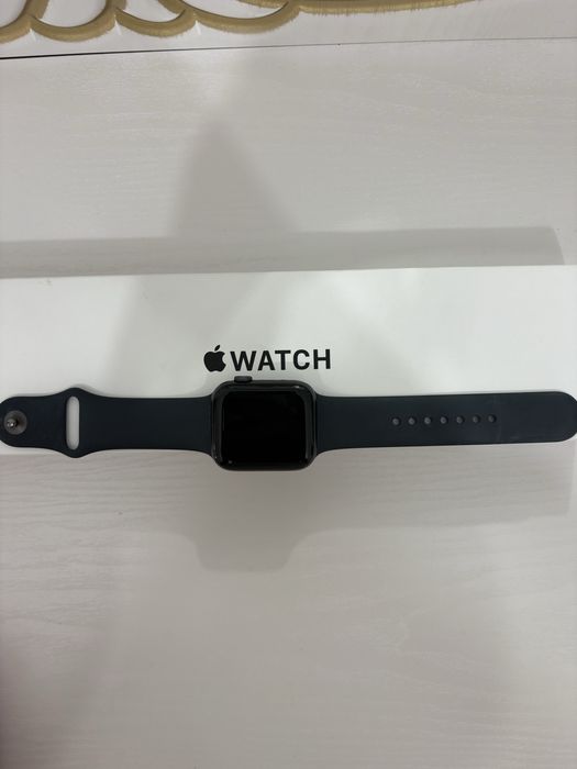 Продам часв apple watch se