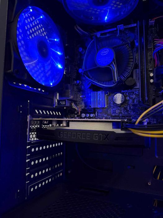 Vând PC Gaming I3 9100f GTX 1650 + Monitor Asus 24'' Full HD 1ms 75hz