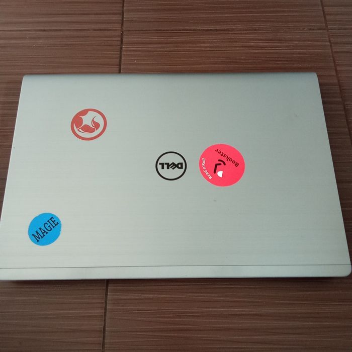 Laptop, defect display