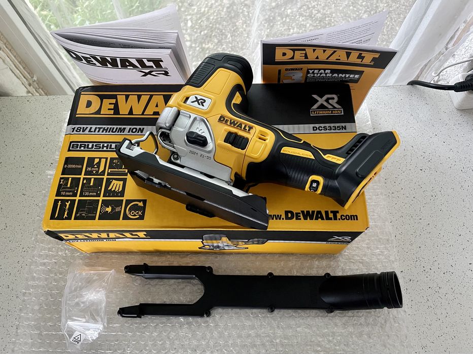 Pendular DeWALT DCS 335 XR. / (CZECH REPUBLIC.) Original Nou-nout !