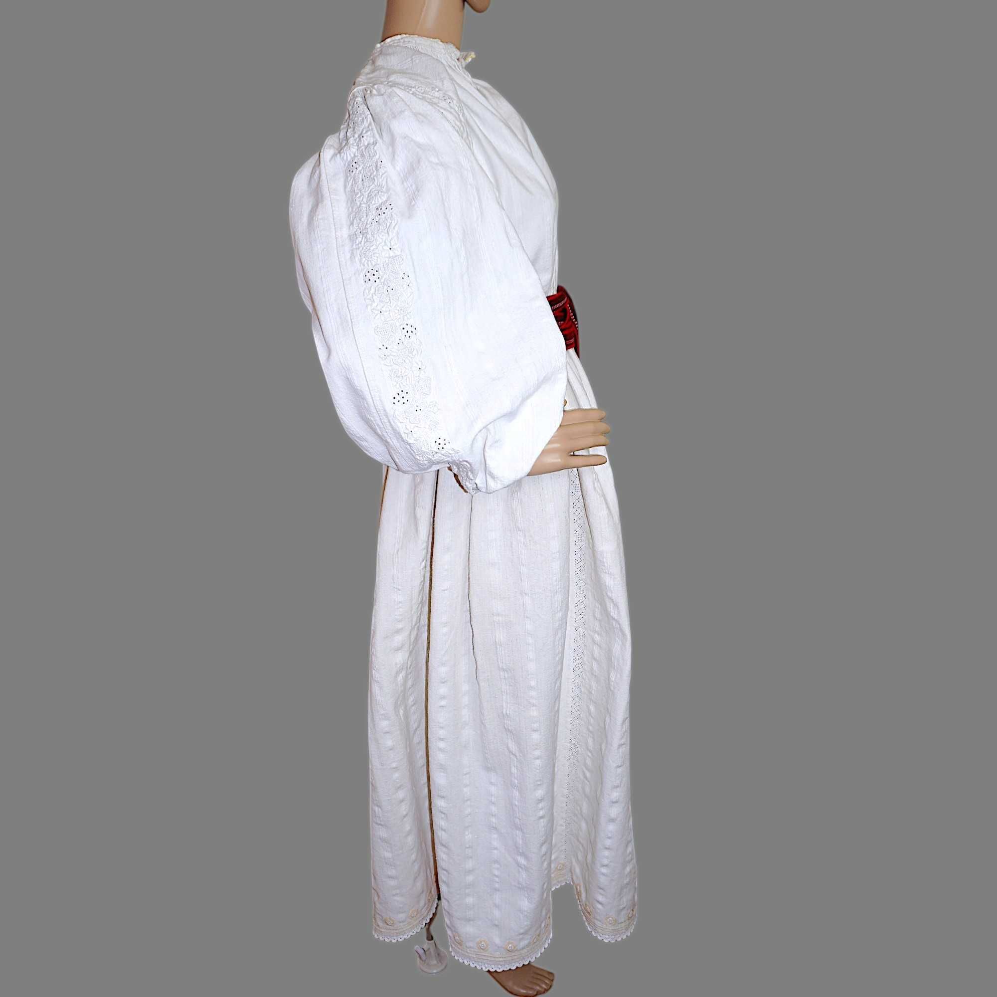 Costum popular autentic vechi lucrat manual masura M-L