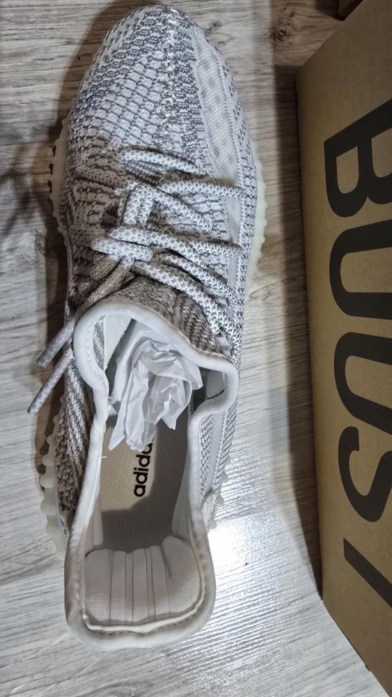 Yeezy Boost 350 v2 - НОВИ