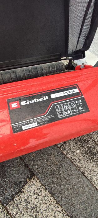 Masina manuală de tuns iarba