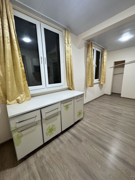 3/2/4 базар Кадышева ,Авиасозлар-4, метро Бекат-2,аренда 350 $
