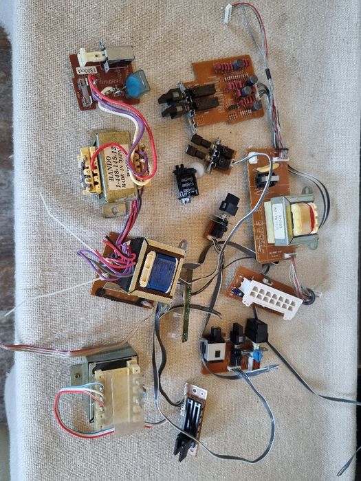 Pachet Transformatoare mici, dif componente. Perfecta stare.