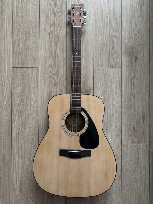 Акустическая гитара Yamaha