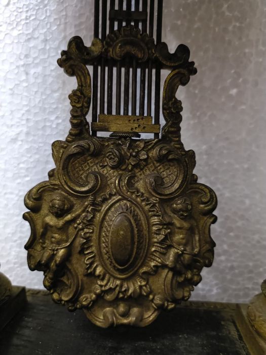 Ceas de semineu cu.torsade si elemente din bronz,  Napoleon vechi sec