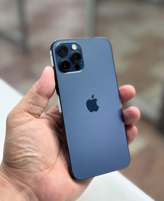 Iphone 12 pro sotiladi 340$
