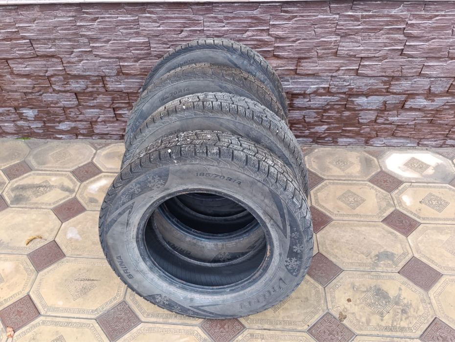 Зимние Шины продам срочно