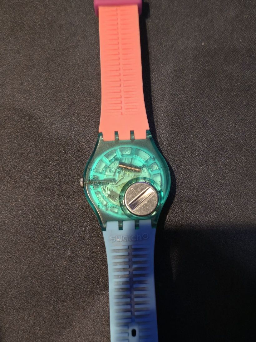 Часовник swatch Swiss.