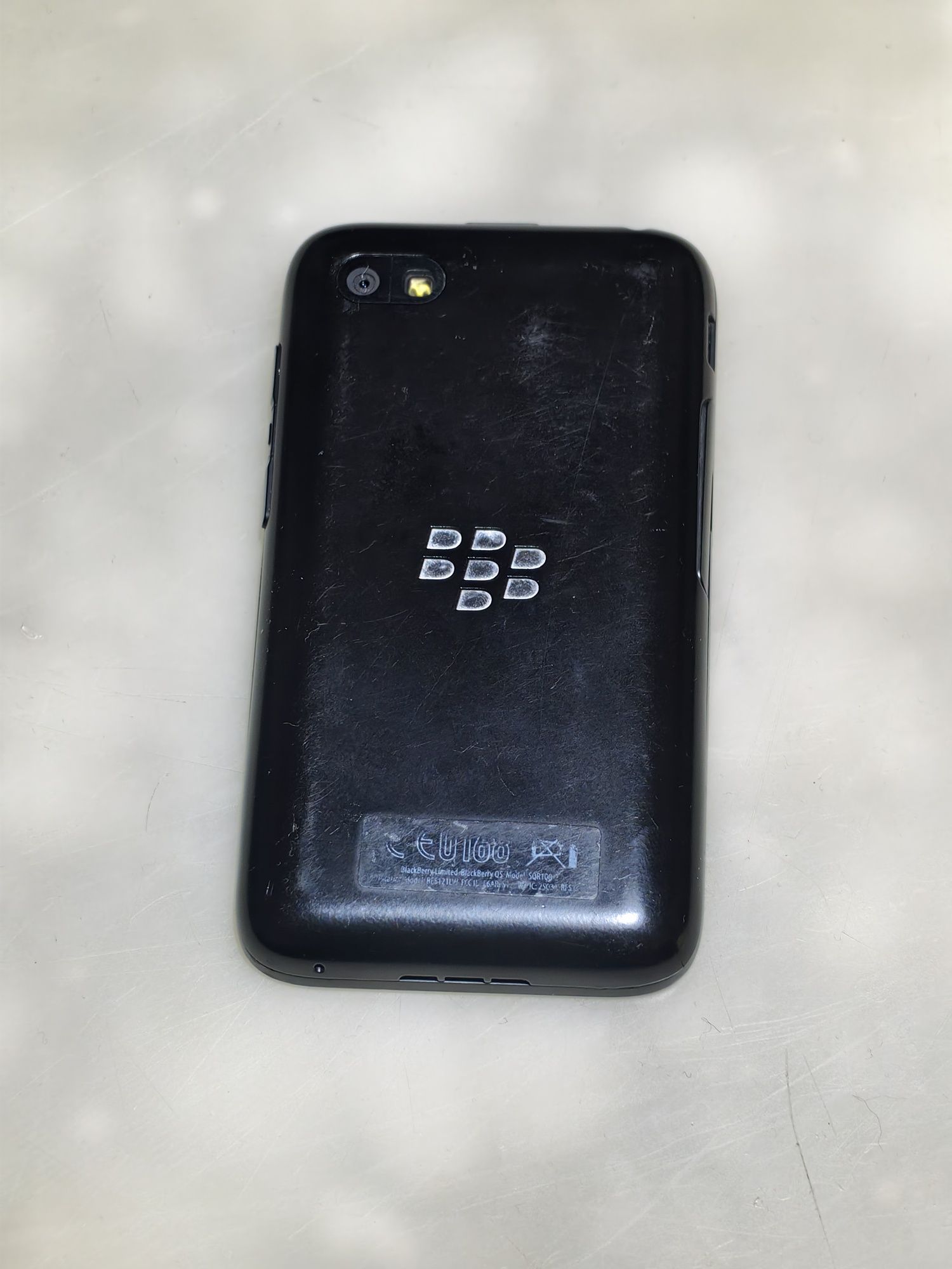 Blackberry Q5 в много добро състояния