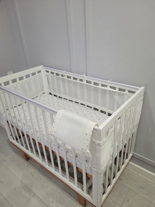 Детская кроватка.