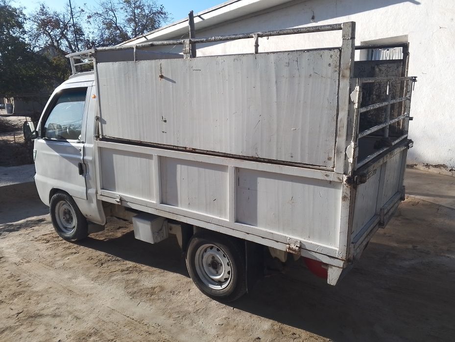 Хитой Лабо сотилади