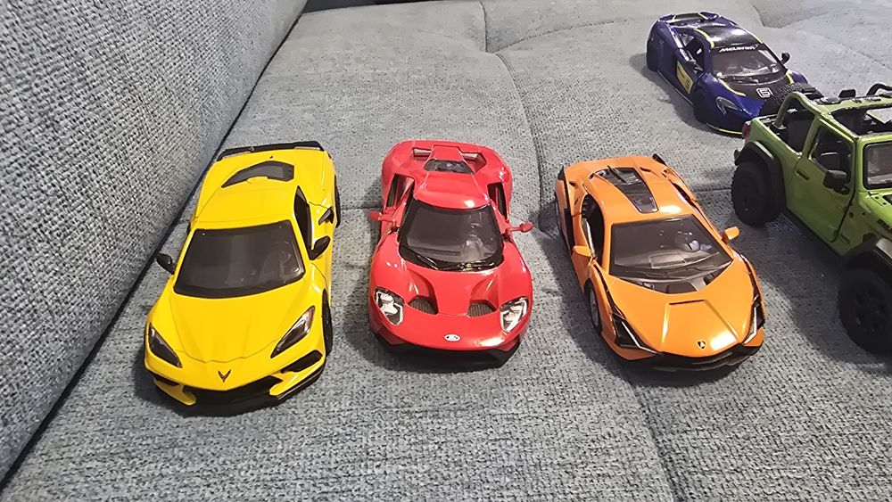 Метални колички за колекционери в перфектно състояние