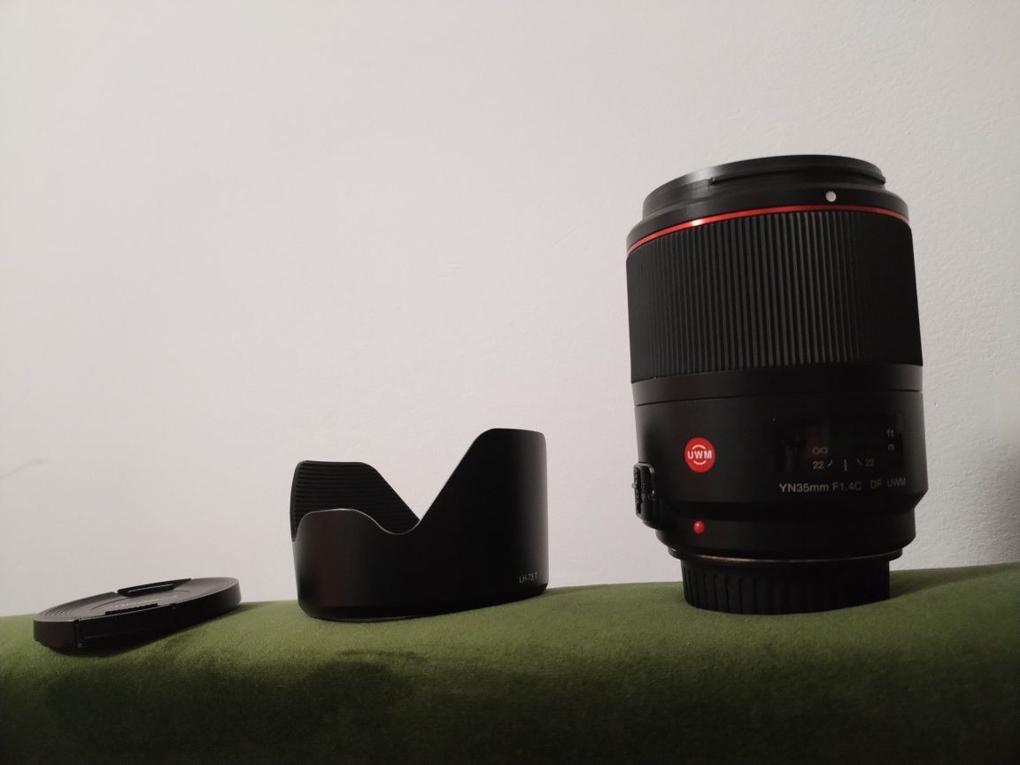 Obiectiv Yongnuo pentru Canon EF 35mm f/1.4 full frame
