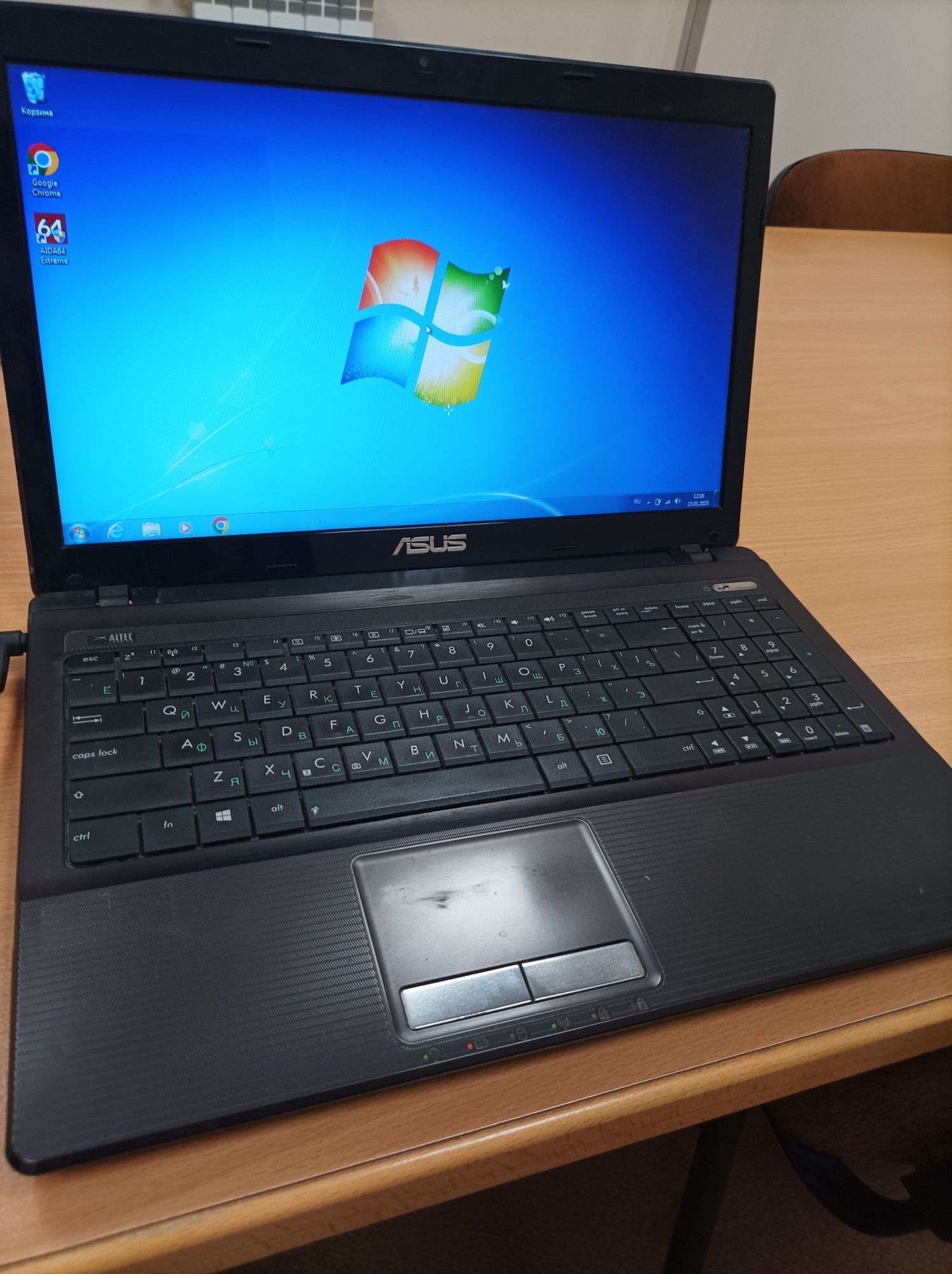 Asus noutbuk sotiladi