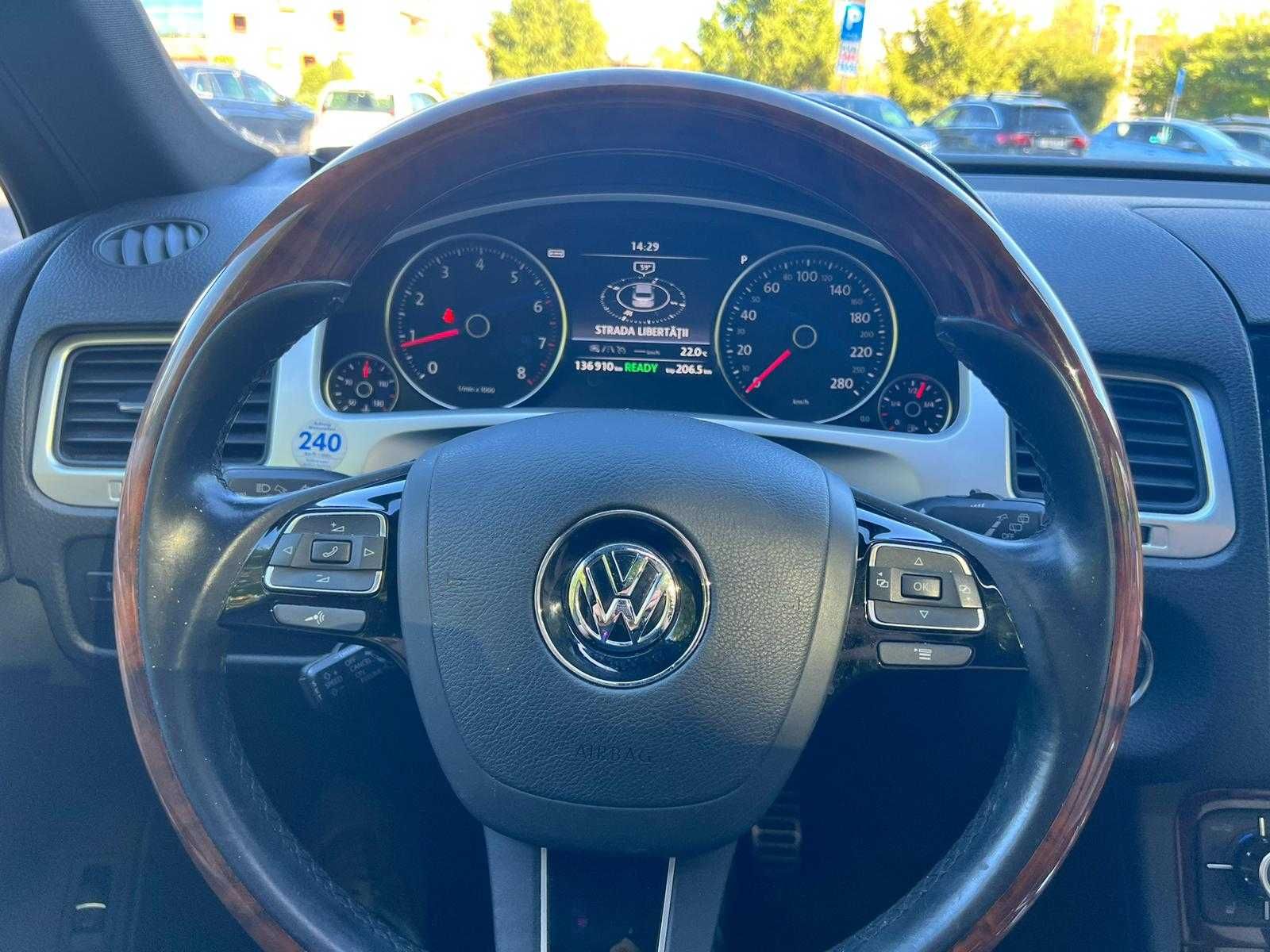 Autoturism VW Touareg Hybrid, pachet off road, 381 hp, full option