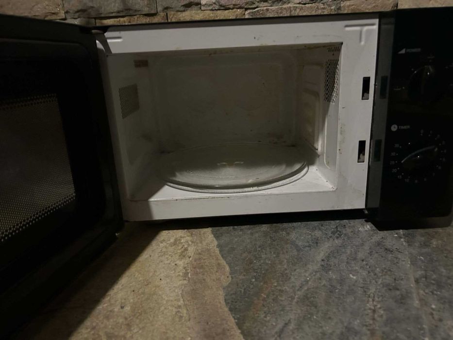 Микровълнова фурна Daewoo в отлично състояние .
