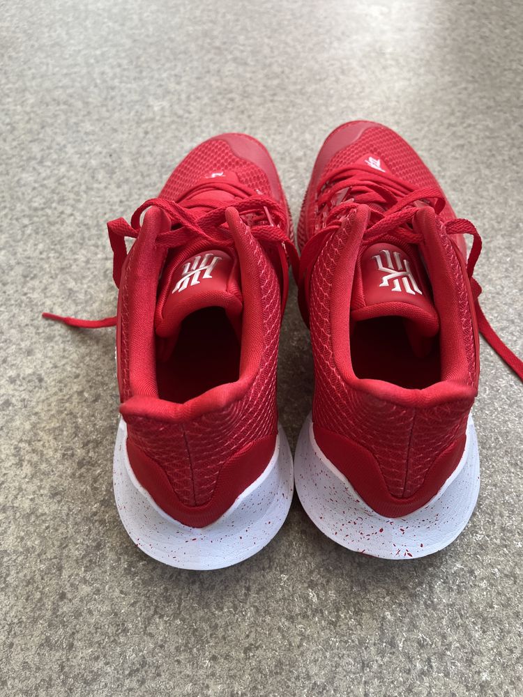 Nike Kyrie low 2 red and white