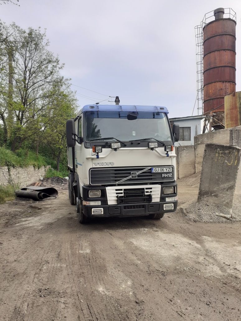 Vand camion volvo basculail