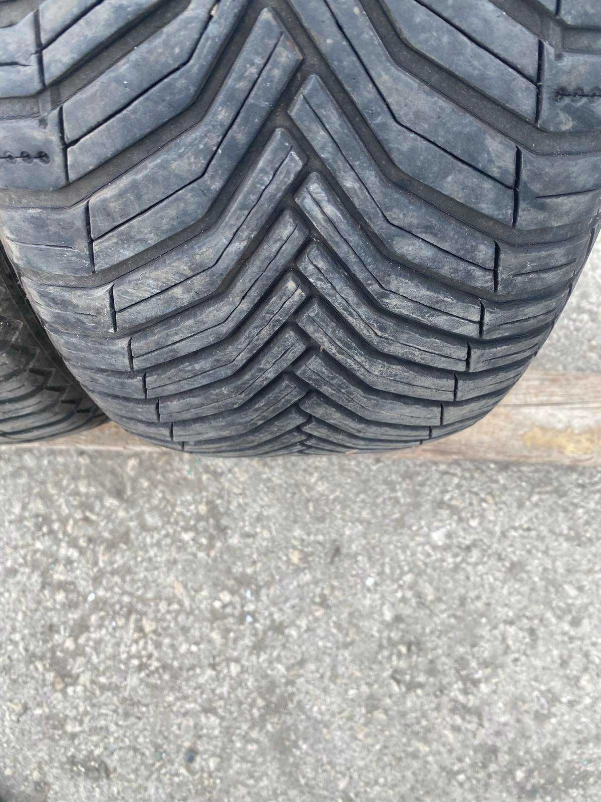 2 броя Зимни гуми Michelin 235/45 R18 Dot 0423 ном 120